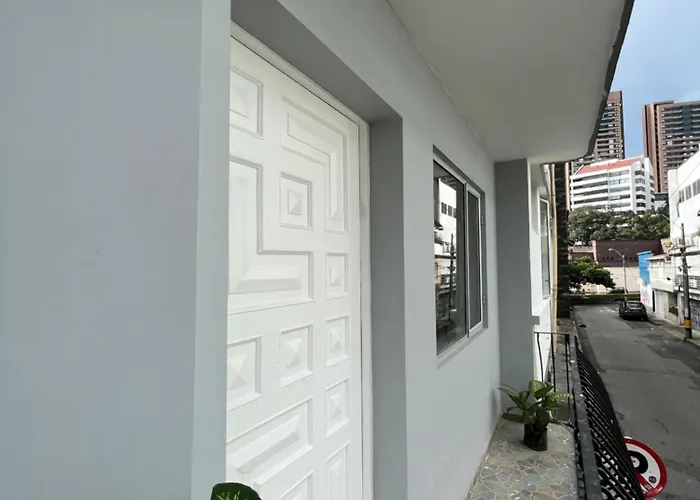 La Familia Hostel - Parque Poblado